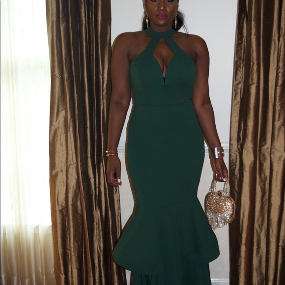 Emerald green halter mermaid dress - Picture 2 of 5
